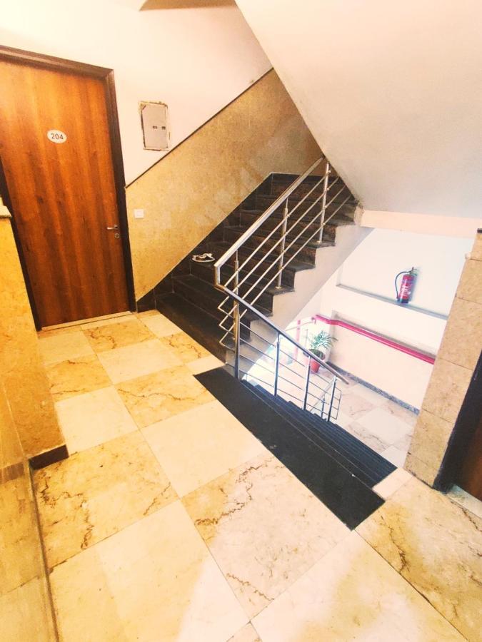 Hotel Amour By Rpi Ню Делхи Екстериор снимка